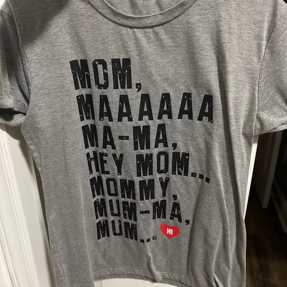 Tops - Mom t shirt